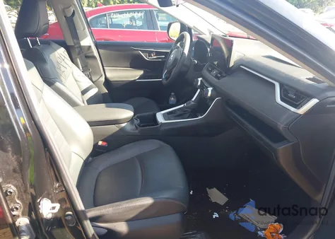 2023 Toyota Rav4 Xle Premium z USA, uszkodzony, nr VIN 2T3A1RFV1PC338247